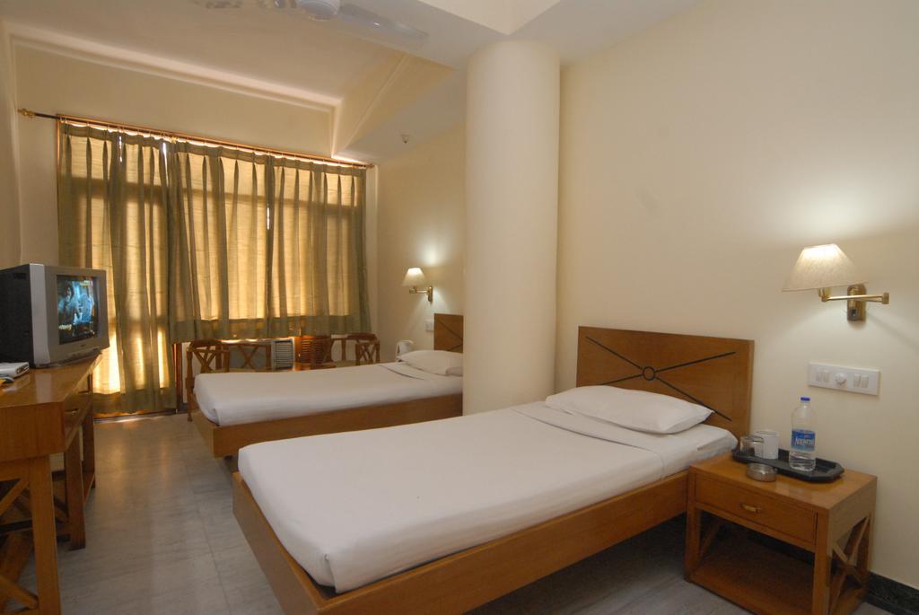 The Komfort Inn Чандигарх Номер фото