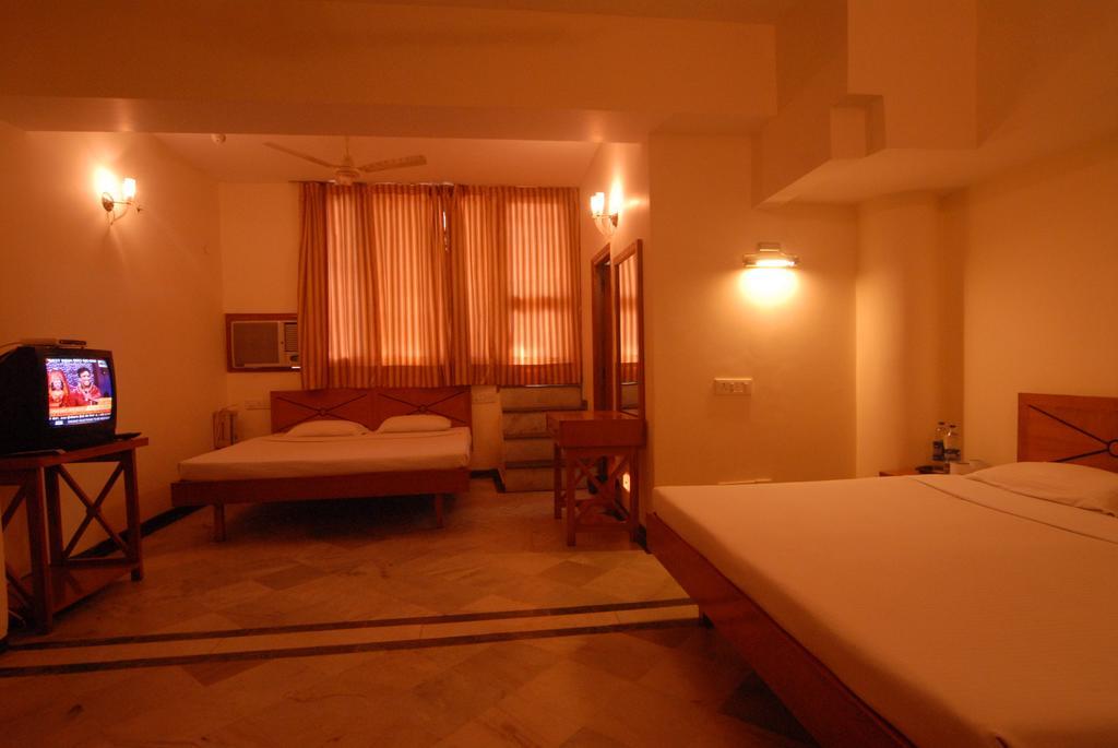 The Komfort Inn Чандигарх Номер фото