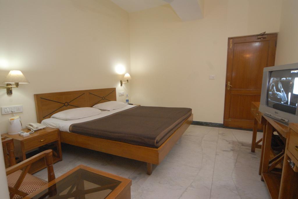 The Komfort Inn Чандигарх Номер фото