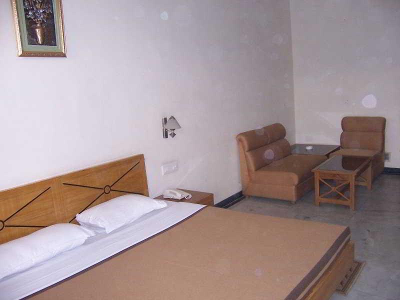 The Komfort Inn Чандигарх Экстерьер фото